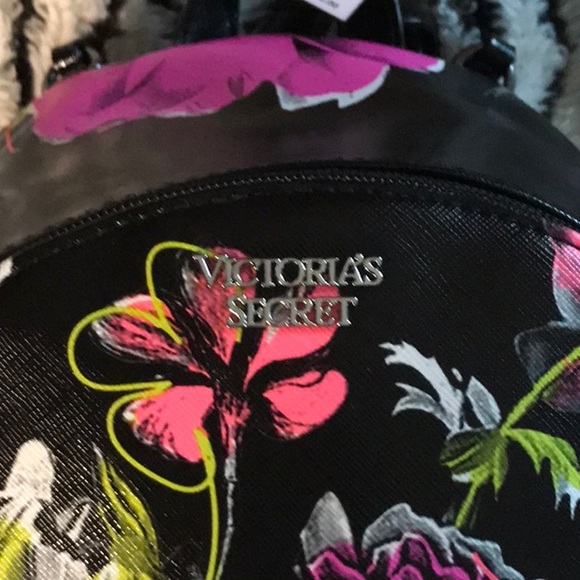 COPY - COPY - Gorgeous Mini Backpack 💃🏽💃🏽💃🏽 - Picture 4 of 5